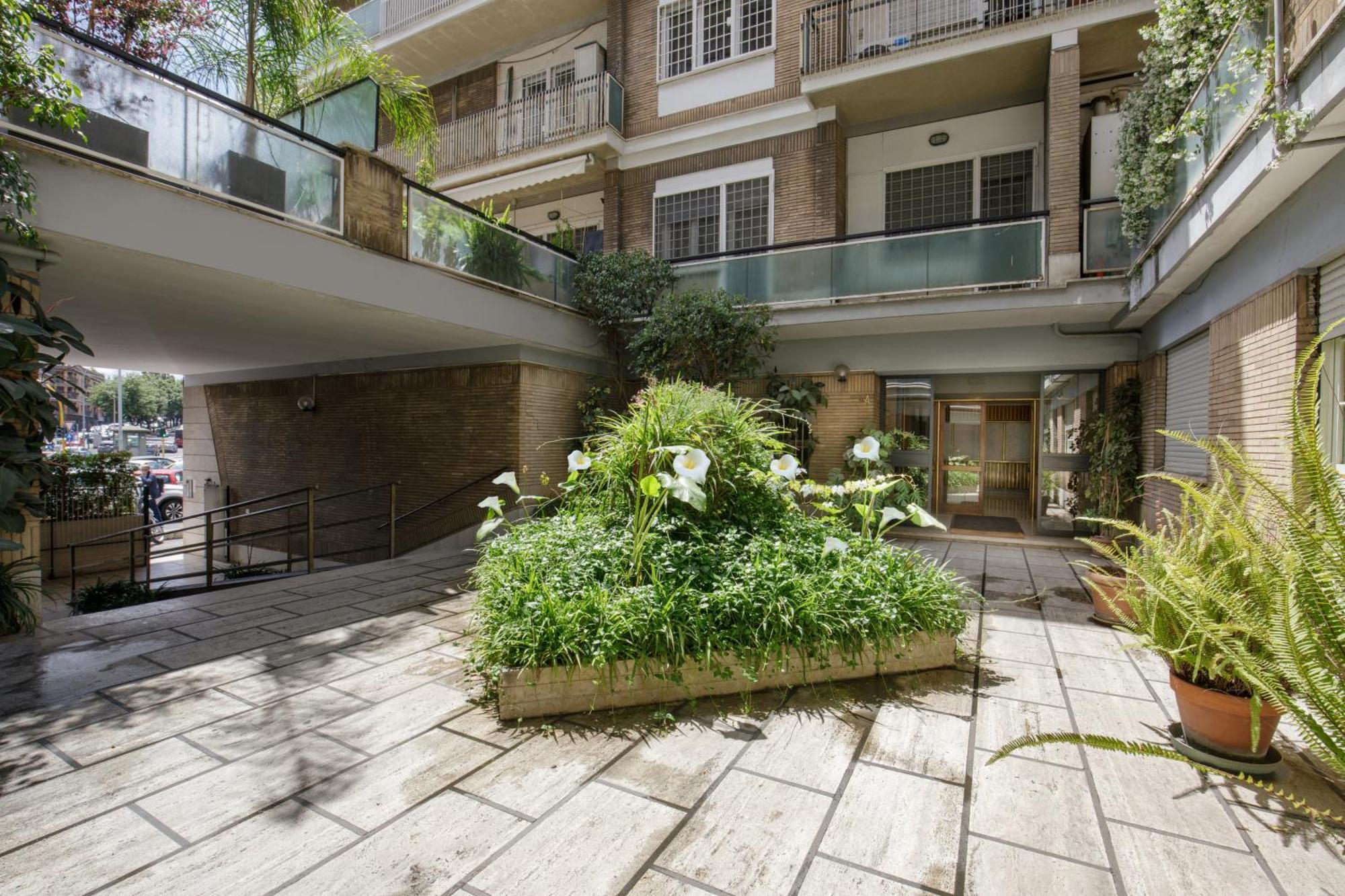 Pio Vatican Flat — Photos 1